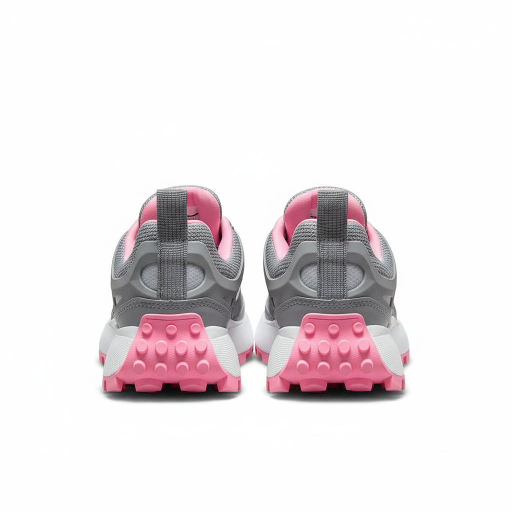 Tênis Nike cinza com sola rosa texturizada - vista traseira